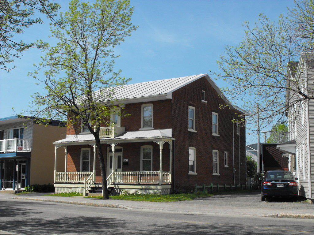 Old House in l'AncienneLorette Old House in l'AncienneLo… Flickr
