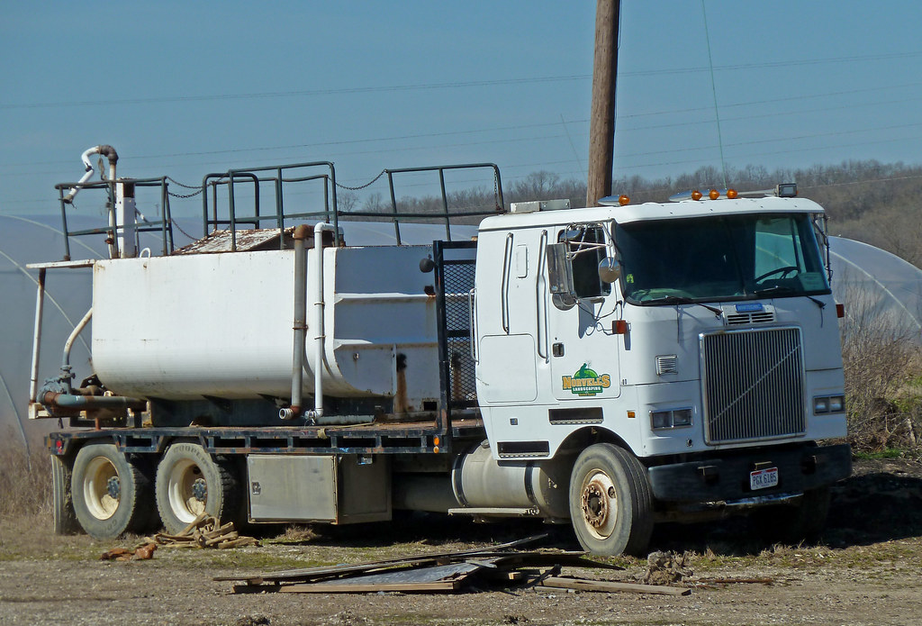 Norvell's Landscaping's Cab Over Engine (COE) WhiteGMC Tr… Flickr