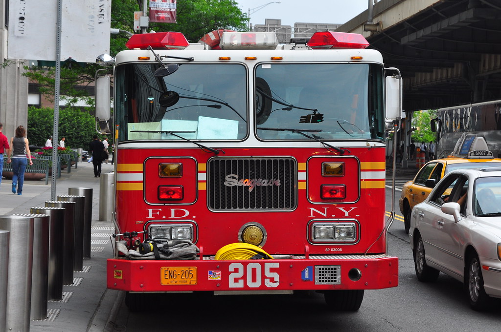 FDNY Engine 205 | 2003 Seagrave SP03008 | Triborough | Flickr