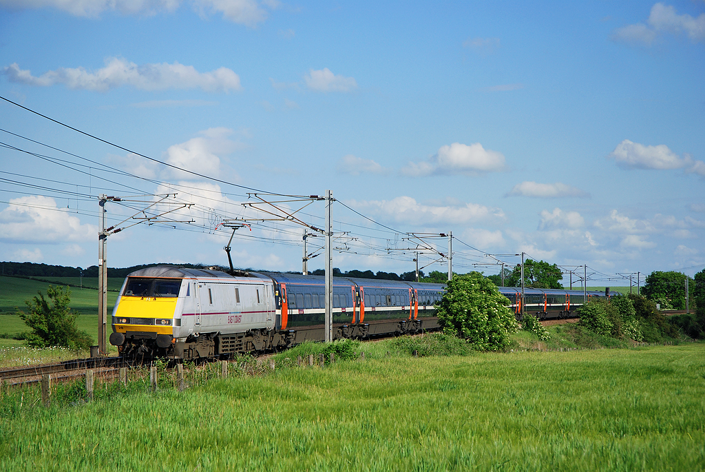 91128 Grove Road, Retford 040612 East Coast liveried 911… Flickr