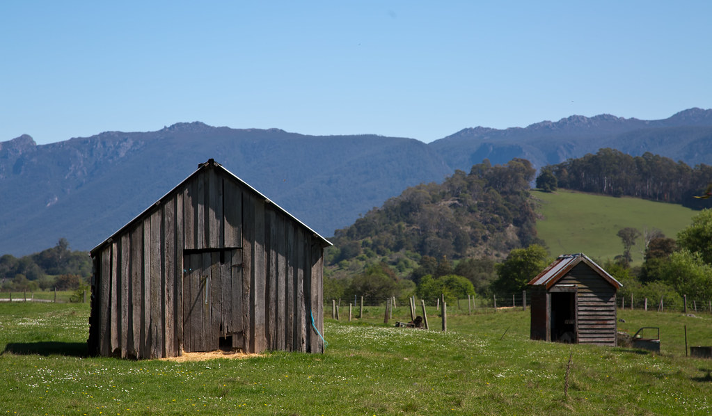 two sheds Whychwood Gardens, Mole Creek, Tasmania. Maybe I… Flickr