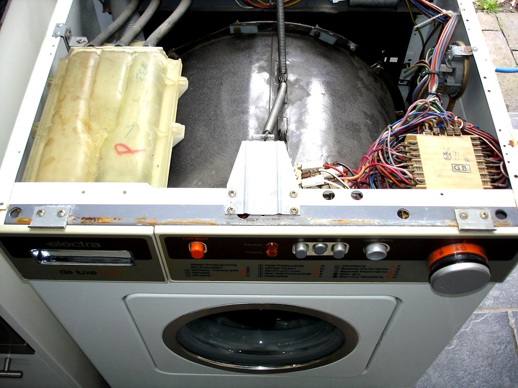 Hoover Electra A3E12 Washing Machine Top View with dispens… Flickr