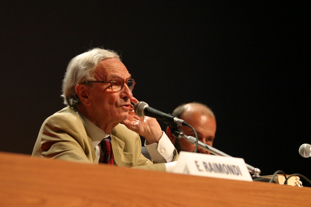 Ezio Raimondi al Meeting Il prof Raimondi durante la sua