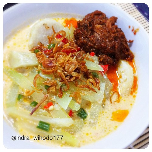 Dinner at home, lontong sayur & beef rendang, rendangande… Flickr