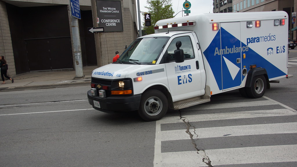Shots Fired 33 Bay St EMS Arriving On Scene Flickr