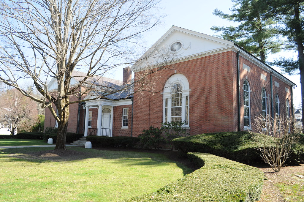 Stockbridge, MA library 01 Joe Mabel Flickr