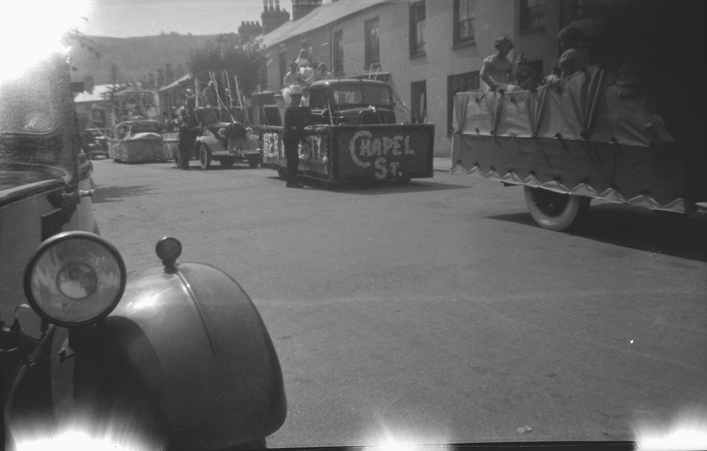 New Street Porthmadog carnival day. Photo courtesy of Rhia… Flickr