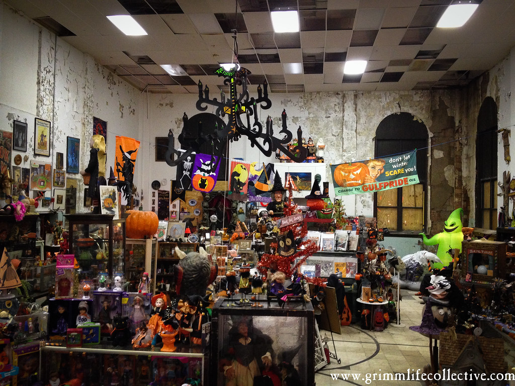Castle Halloween Museum Castle Halloween Museum in Benwood… Flickr