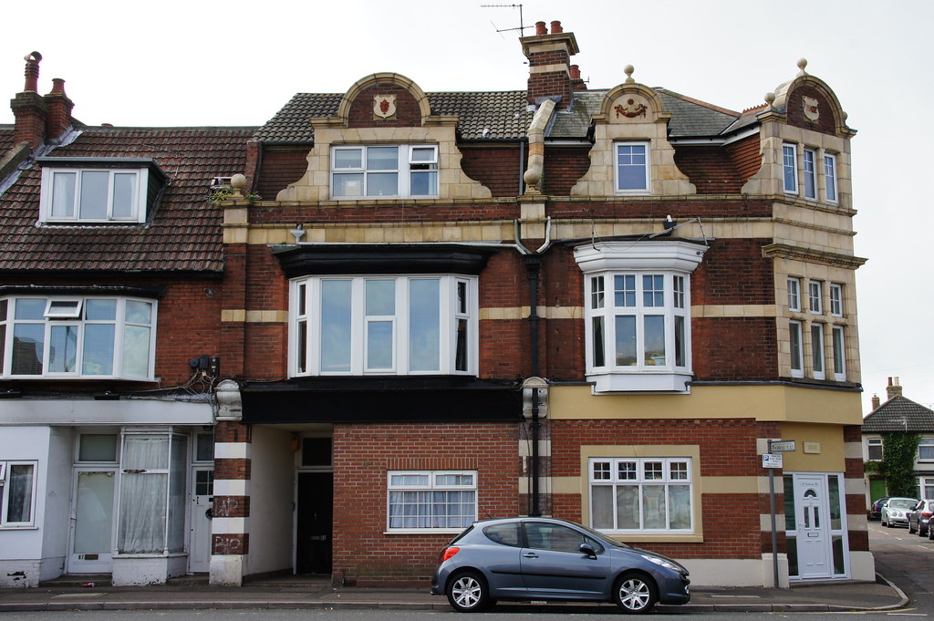 8385 Seabourne Road, Pokesdown / Southbourne, Bournemouth, Dorset a