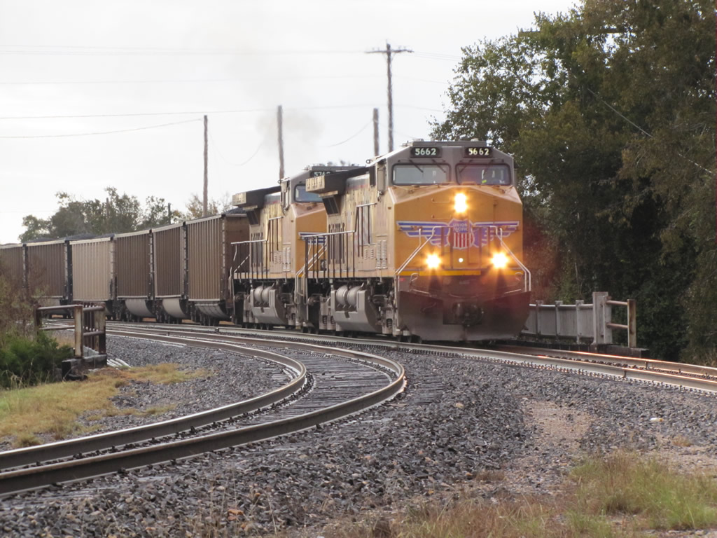 UP 5662 SOUTH AT FLATONIA, TEXAS South Coleto Creek Power … Flickr