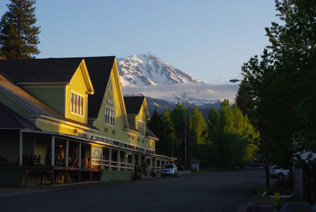 McCloud 2012 028 Sunrise down town McCloud, Ca. time pho… Flickr