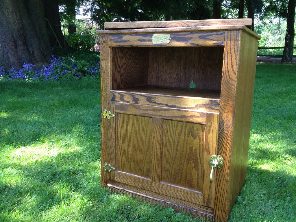 White Clad Ice Box T.V. Stand w Lazy Susan 26.5 x 19 x 34 … Flickr