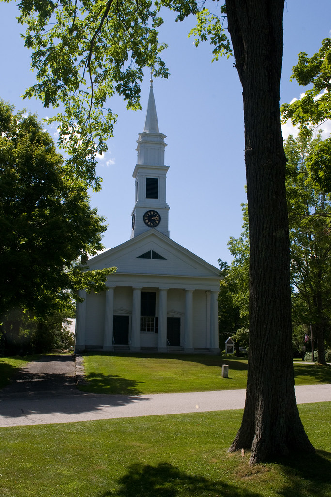 Petersham, MA. Unitarian Church, viewed from the Town Comm… DjD567