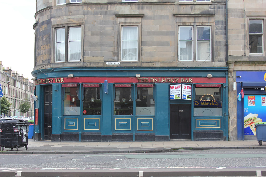 Credit crunch edinburgh. Dalmeny pub.Dalmeny street. Flickr