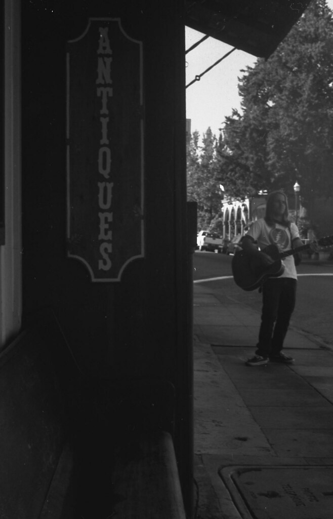 neg24 Ricoh Ilford hp4 DoloresRosefilm Flickr