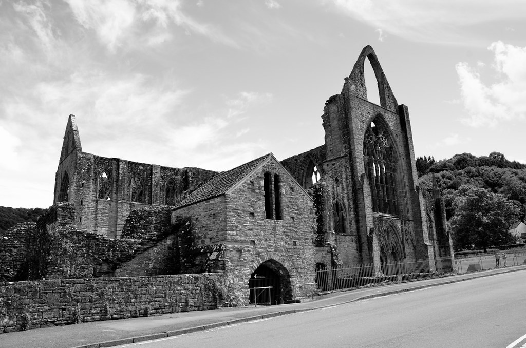 Tintern Tintern Abbey in monochrome. This is a Cadw proper… Flickr