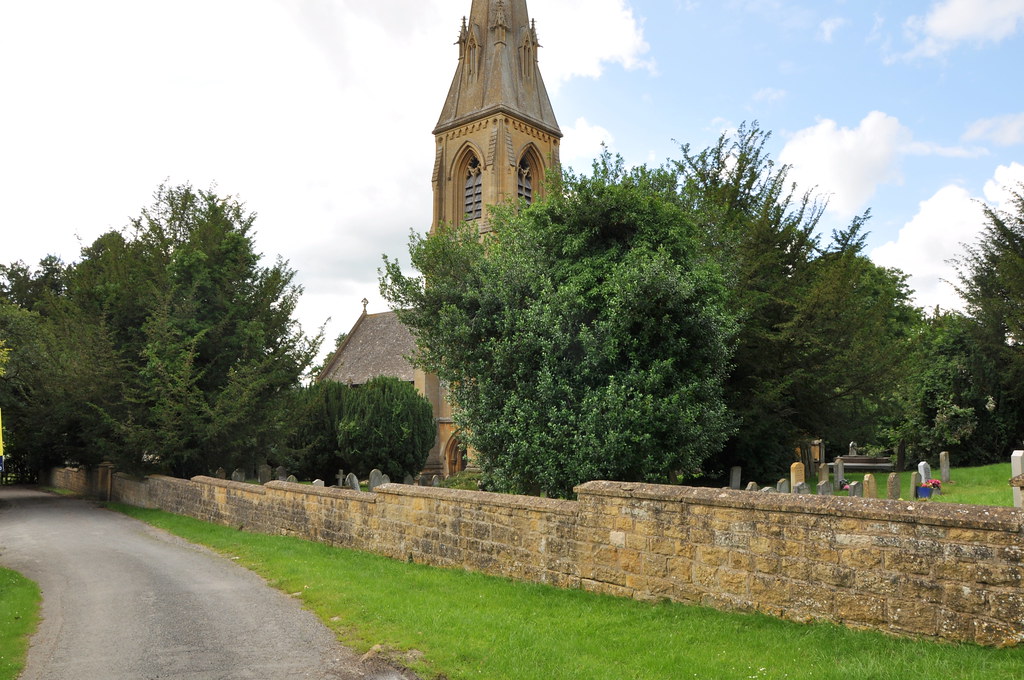 Toddington433 St Andrew Church Lane Toddington lies betwe… Flickr