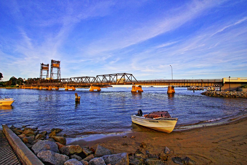 Batemans Bay The Bridge & the Boat The Batemans Bay vert… Flickr