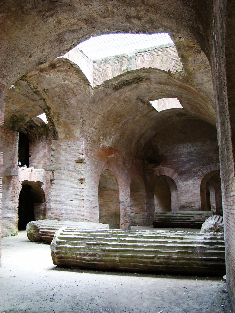 Pozzuoli Amphitheater F. Tronchin Flickr
