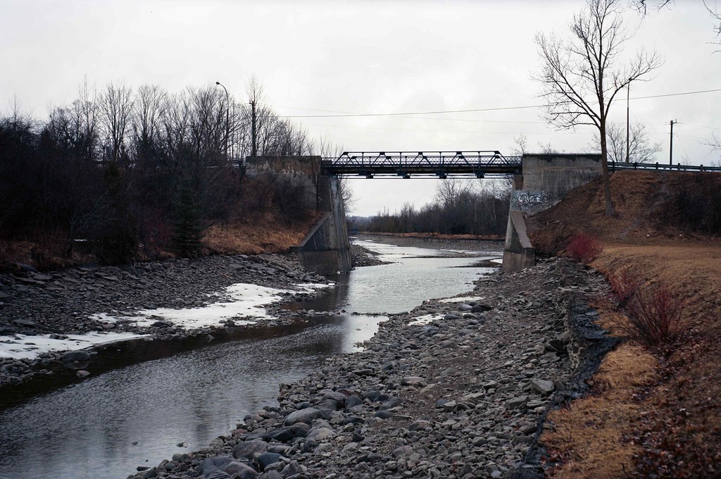 img045.jpgsmaller McFarlane Road bridge in Peterborough, … Flickr