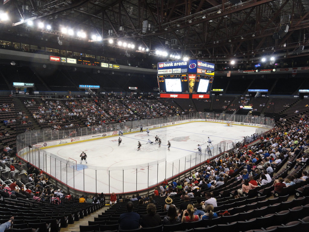 Cincinnati Cyclones Cyclones versus Chicago at US Bank Are… Thadd F