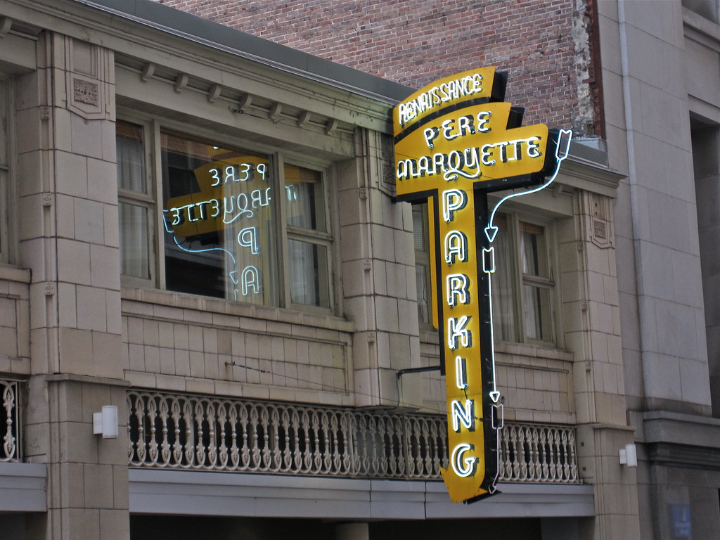 Pere Marquette Parking, New Orleans, LA A cool neon parkin… Flickr