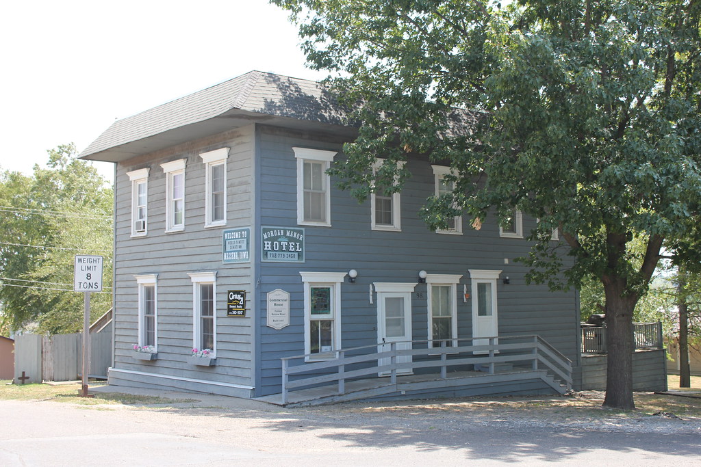 Bristow Hotel House) Massena, IA Tom McLaughlin Flickr