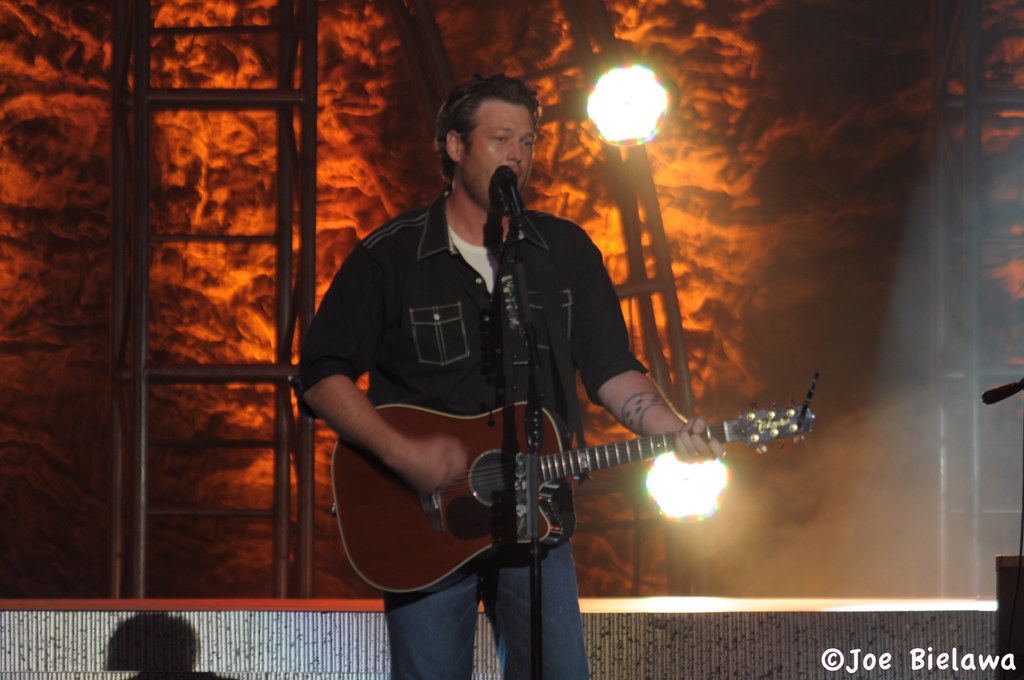 Blake Shelton DSC_02078.25.12 Joe Bielawa Flickr