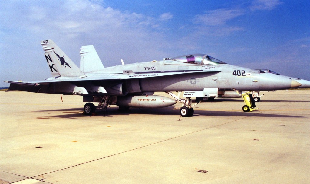 164722 F/A18C VFA25 NK402 Andrews AFB July 2000 Flickr