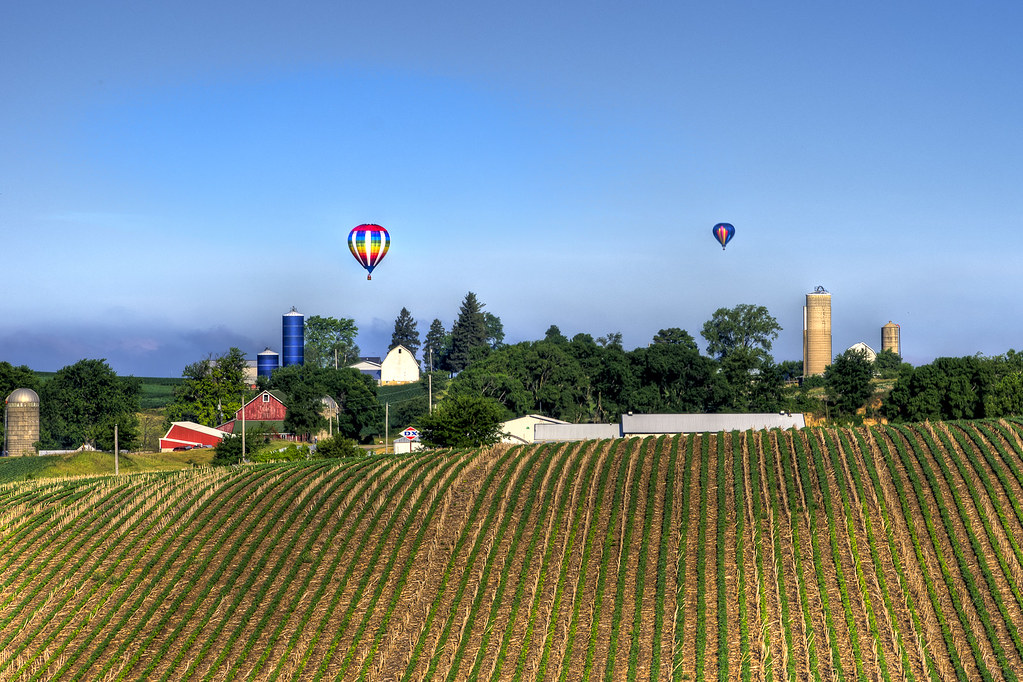 Hot Air Balloons Over A Farm In Southern Wisconsin Flickr