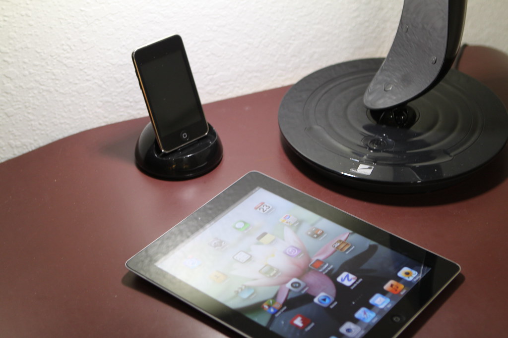 Beacon 600 by IMG lighting IMG Lighting's LED desk lamps a… Flickr