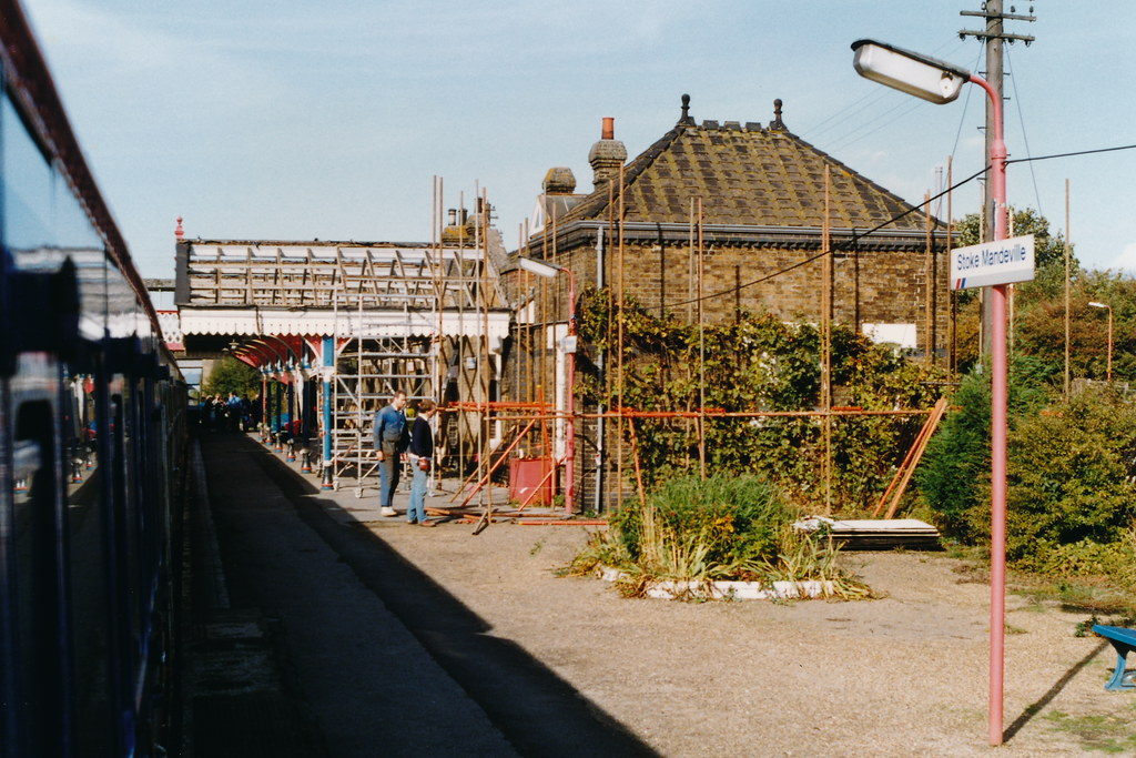 19891020 015 Stoke Mandeville. Station Building, Canopy Re… Flickr