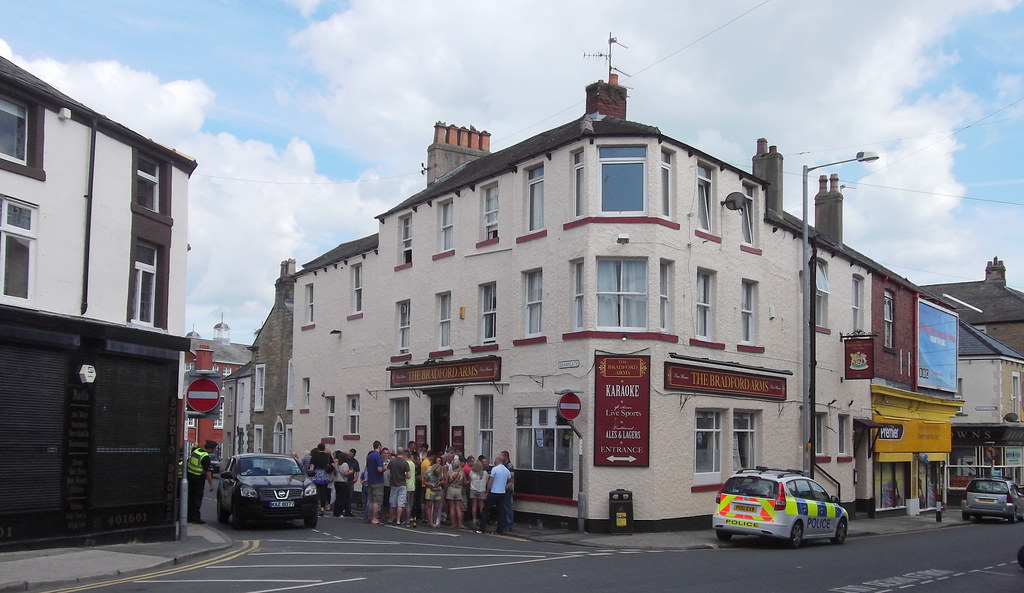 "The Bradford Arms" (Pub) 40 Queen Street, Morecambe LA4 5… Flickr