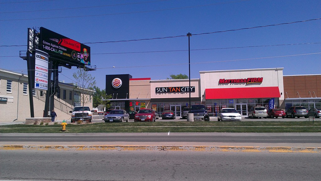 Douglas Ave. / Merle Hay Road NE Corner Plaza Des Moines… Flickr