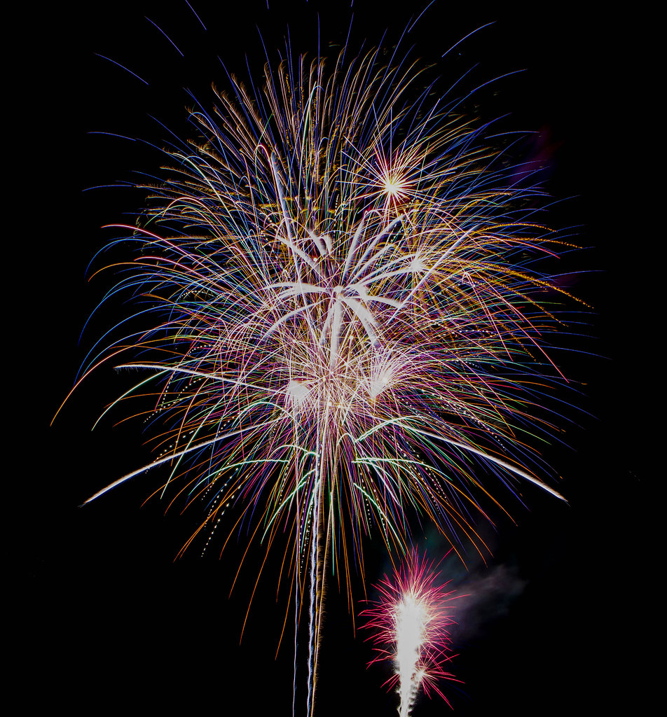 Yucca Valley 2012 4th of July Fireworks 4 images stacked u… Flickr