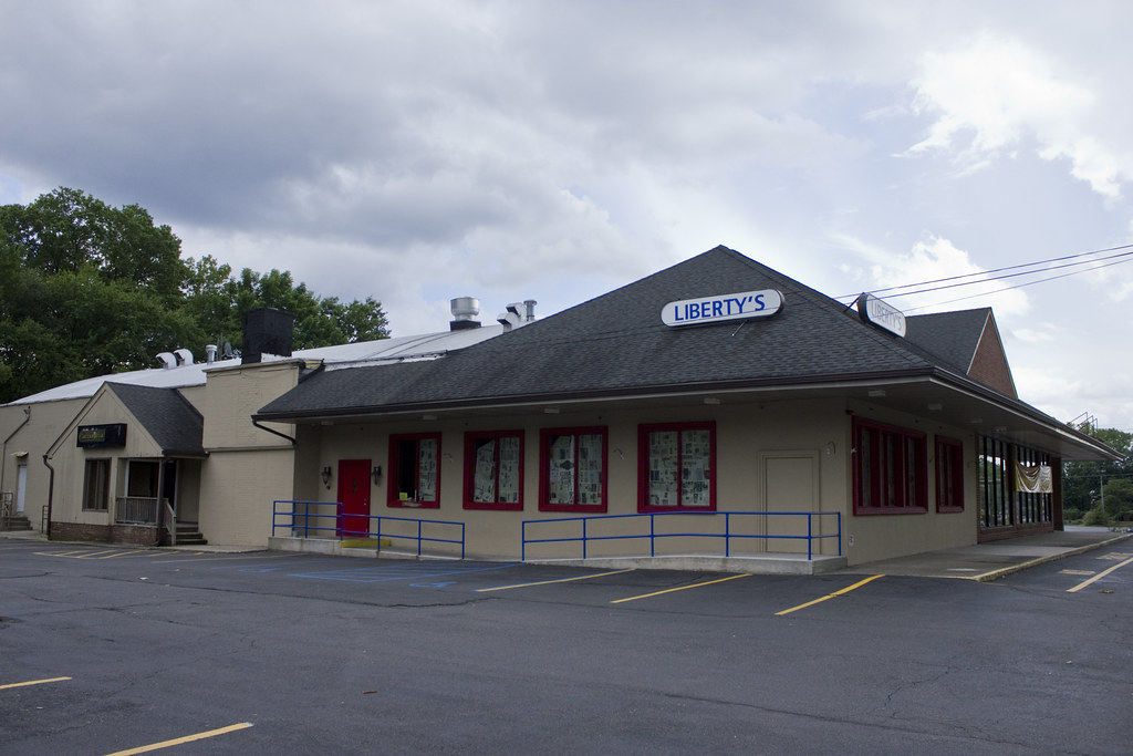 Former A&P Tappan, NY The left side is now vacant after Li… Flickr