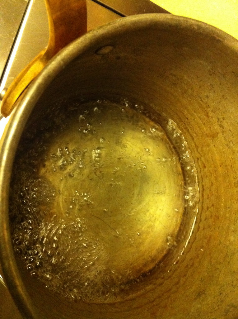 xylitol simple syrup 1 cup of xylitol to 2 cups of water. … Seán Lightholder Flickr