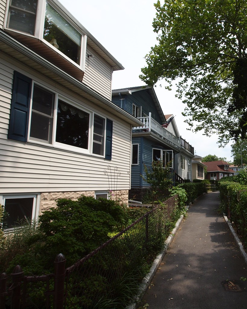 Indian Trail, Silver Beach, Bronx, New York City jag9889 Flickr