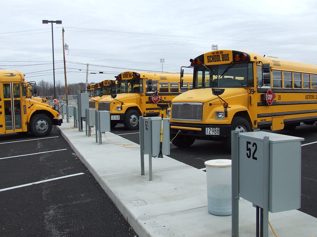 DSCF8858 Austintown Local Schools buses; Bus Yard Austin… Flickr