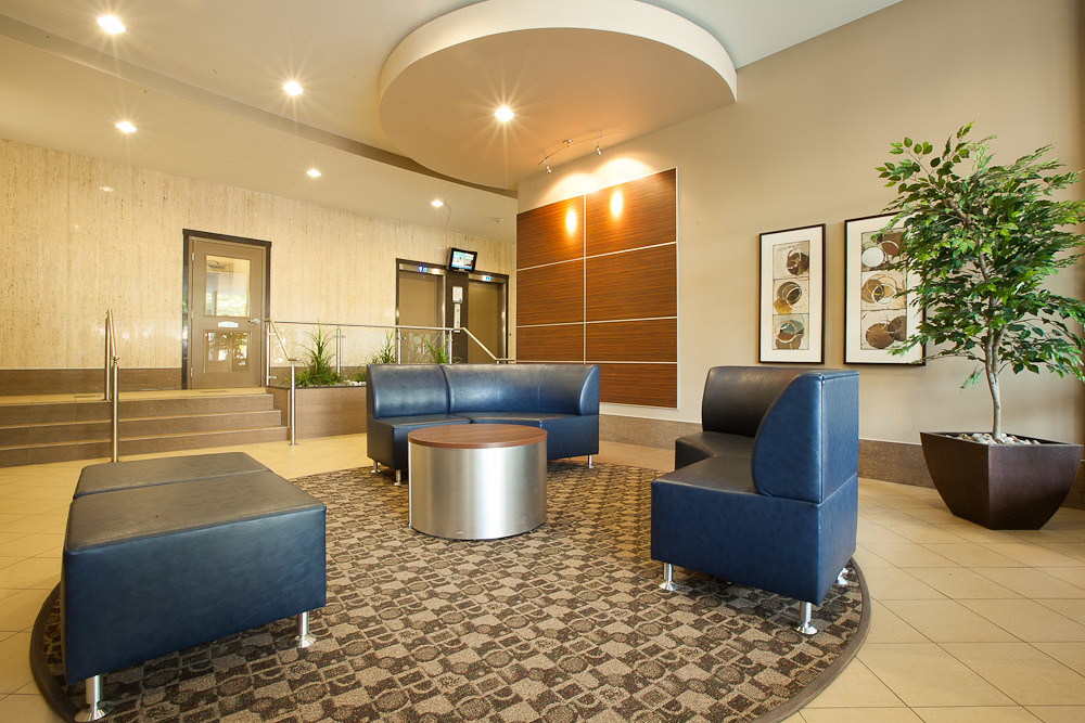 Leslie York Mills Foyer Invite your guests through the lou… Flickr