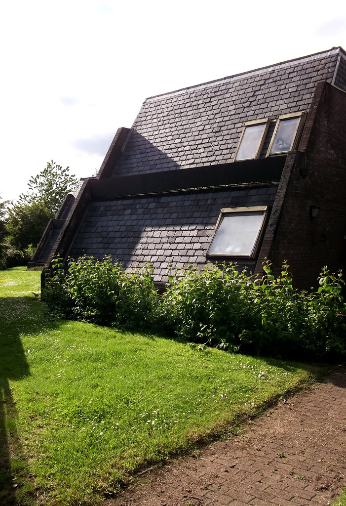 Dryburgh Gardens Sheltered Housing Complex, Dundee, Scotla… Flickr