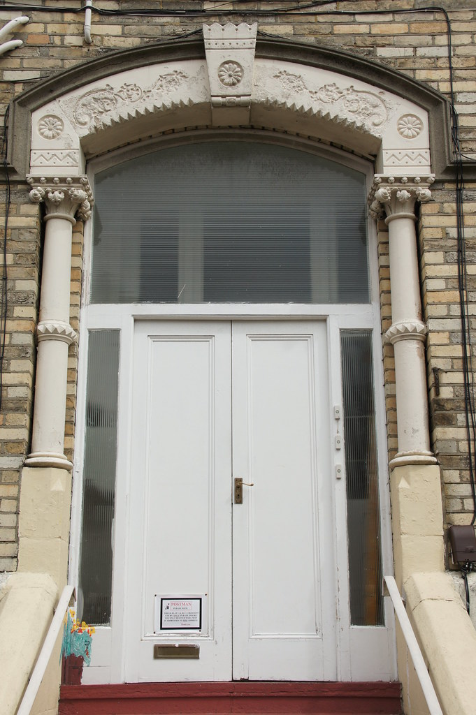 Monzie Hall, 15 The Crescent (Carnarvon Crescent),