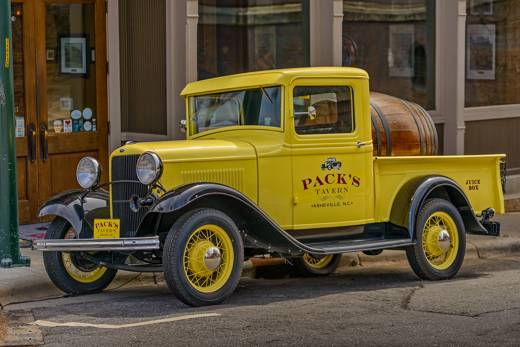 Pack's Tavern Classic Truck, Asheville, NC Photo taken on … Flickr