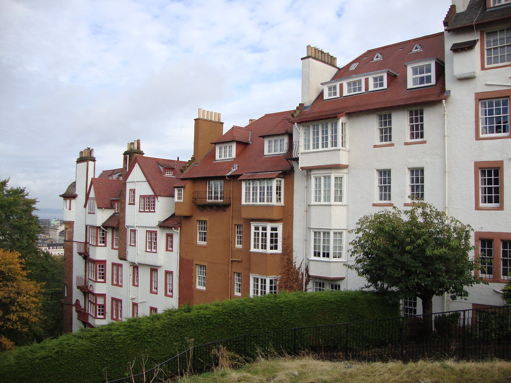 Ramsay Garden, Edinburgh, 2012 Ramsay Garden is a block of… Flickr