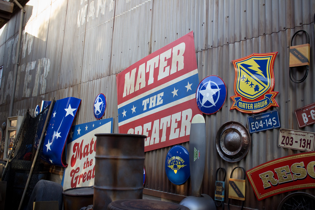Mater's Junkyard Jamboree A look at the queue for Mater's … Flickr