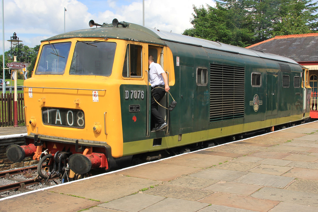 British Rail class 35 diesel D 7076, Rawtenstal… Flickr