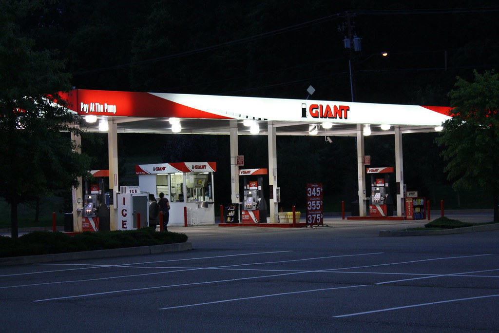 Giant Food gas station Bloomsburg, Pennsylvania 2012. Flickr