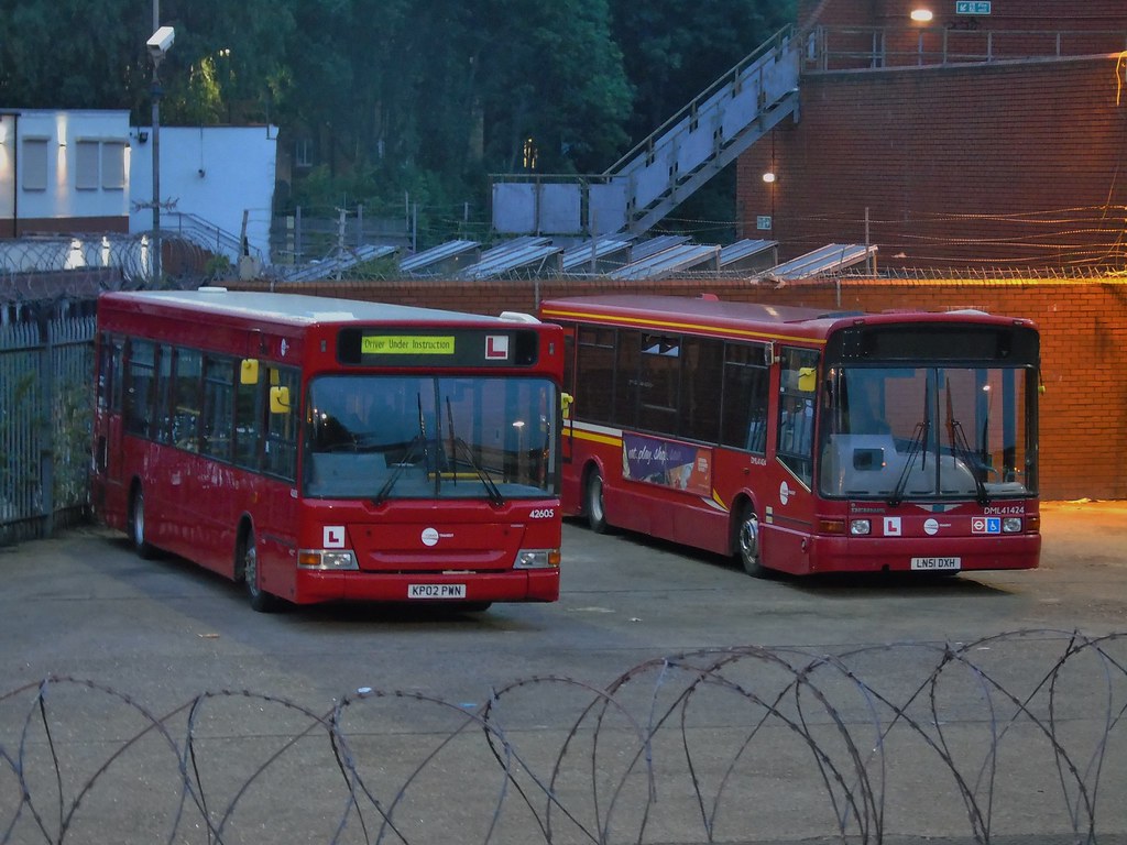 Tower Transit singledecker training buses Tower Transit u… Flickr
