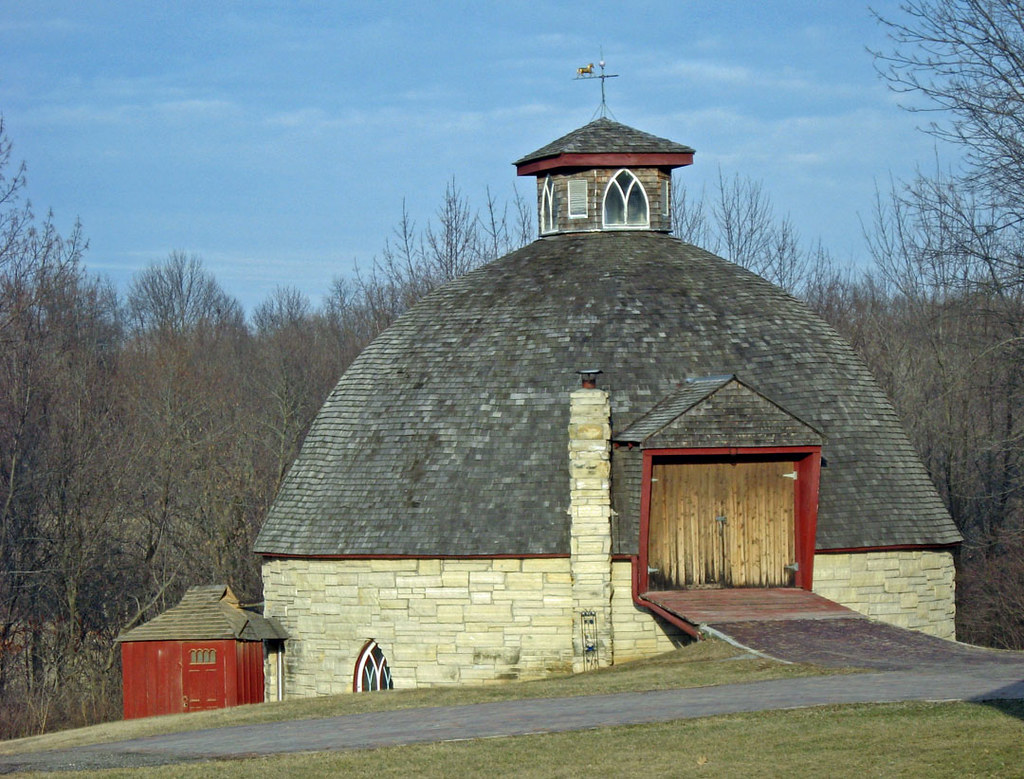 TrueRound Barn 31509 The Schwab farm. Limestone barns. … Flickr
