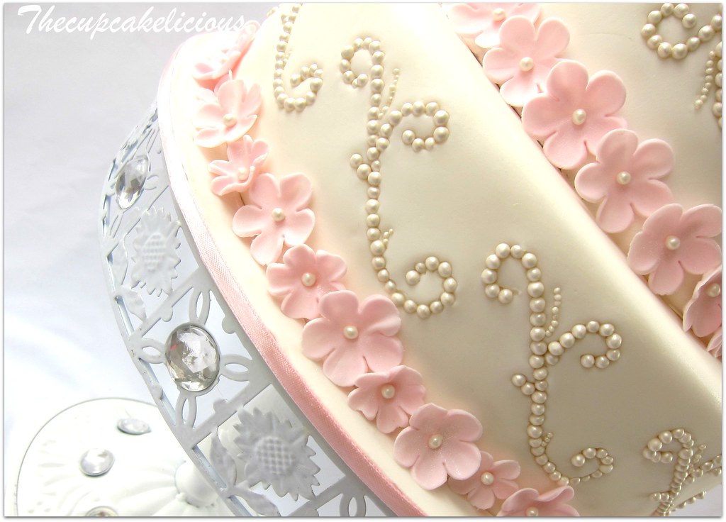 Wedding Cake details of cake thecupcakelicious Flickr